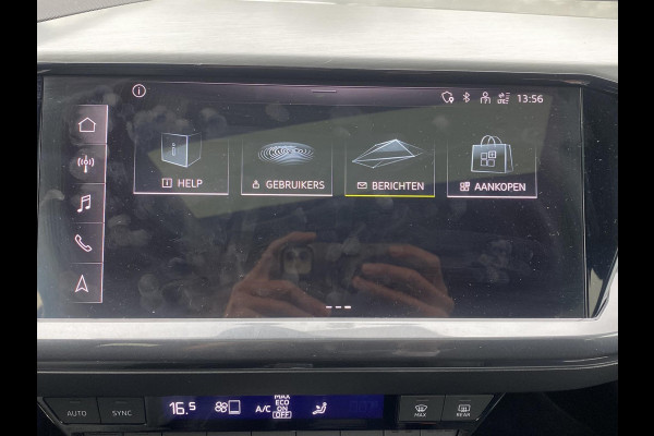 Audi Q4 Sportback e-tron 50 quattro S edition 77 kWh S-LINE IN -ENTERIEUR | PANO | ADD.CRUISE | CAMERA | ELEC STOELEN MET GEHEUGEN | RIJKLAAR GELEVERD Audi Q4 Sportback e-tron 50 quattro S edition 77 kWh S-LINE IN -ENTERIEUR | PANO | ADD.CRUISE | CAMERA | ELEC STOELEN MET GEHEUGEN | RIJKLAAR GELEVERD