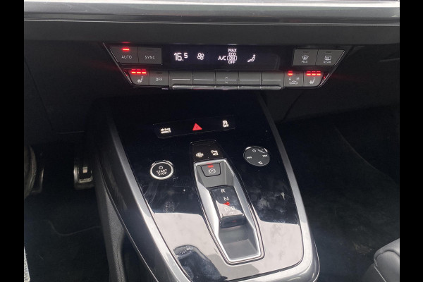 Audi Q4 Sportback e-tron 50 quattro S edition 77 kWh S-LINE IN -ENTERIEUR | PANO | ADD.CRUISE | CAMERA | ELEC STOELEN MET GEHEUGEN | RIJKLAAR GELEVERD Audi Q4 Sportback e-tron 50 quattro S edition 77 kWh S-LINE IN -ENTERIEUR | PANO | ADD.CRUISE | CAMERA | ELEC STOELEN MET GEHEUGEN | RIJKLAAR GELEVERD