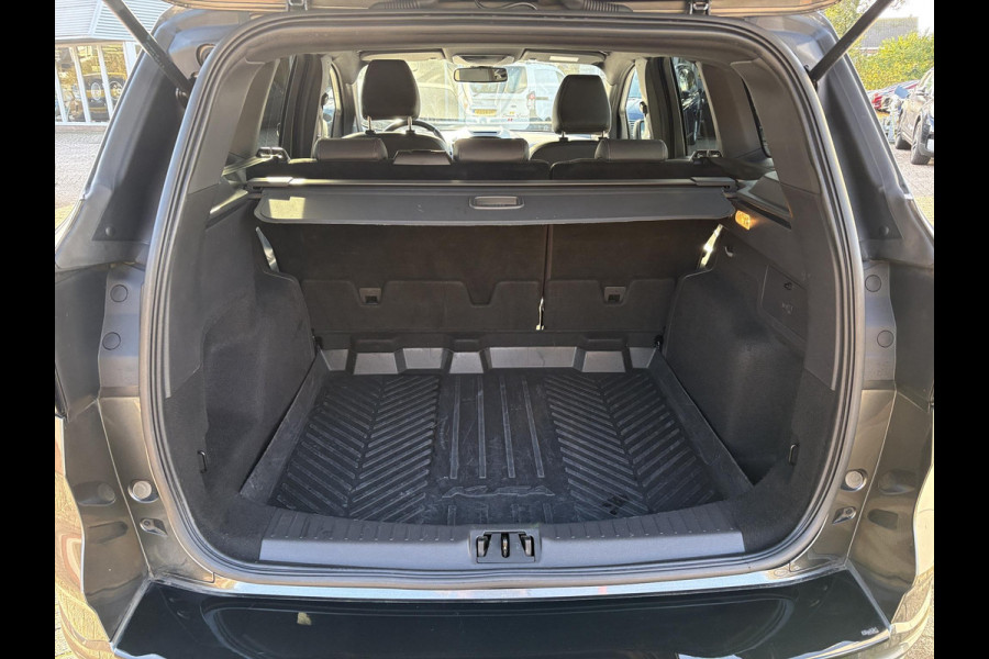 Ford Kuga 1.5 EcoBoost ST-Line 150pk | Trekhaak | Winter Pack | Parkeersensoren | 2000kg Trekgewicht! | Dealer Onderhouden |