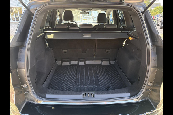 Ford Kuga 1.5 EcoBoost ST-Line 150pk | Trekhaak | Winter Pack | Parkeersensoren | 2000kg Trekgewicht! | Dealer Onderhouden |