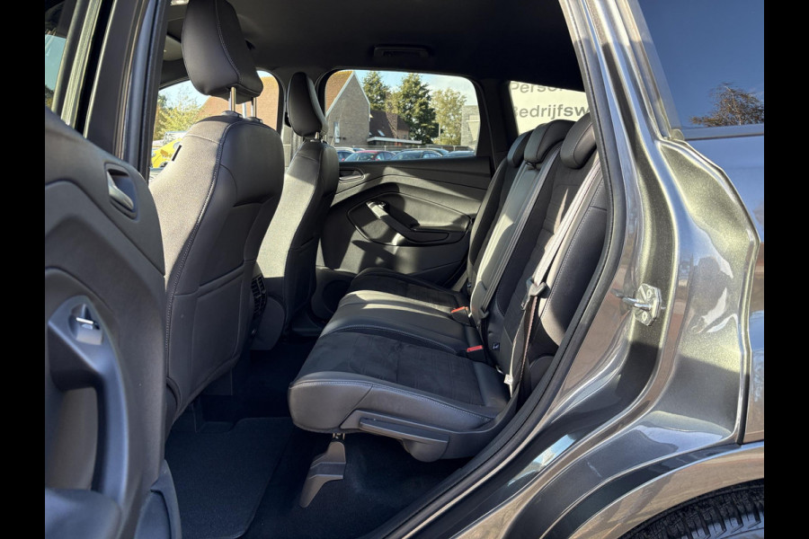 Ford Kuga 1.5 EcoBoost ST-Line 150pk | Trekhaak | Winter Pack | Parkeersensoren | 2000kg Trekgewicht! | Dealer Onderhouden |