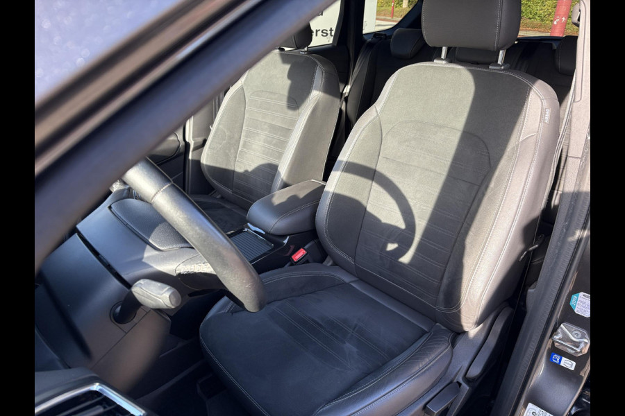 Ford Kuga 1.5 EcoBoost ST-Line 150pk | Trekhaak | Winter Pack | Parkeersensoren | 2000kg Trekgewicht! | Dealer Onderhouden |