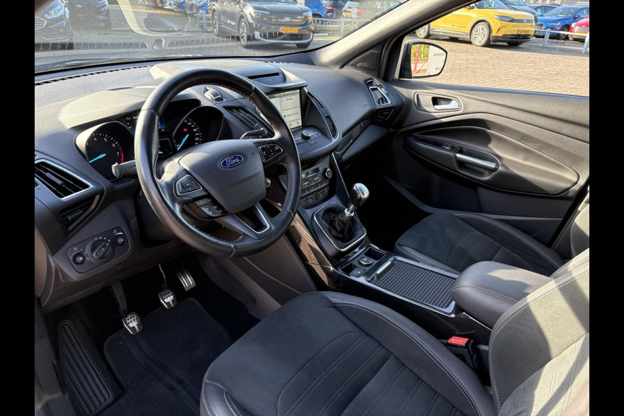 Ford Kuga 1.5 EcoBoost ST-Line 150pk | Trekhaak | Winter Pack | Parkeersensoren | 2000kg Trekgewicht! | Dealer Onderhouden |