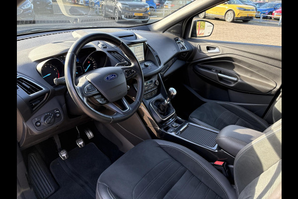 Ford Kuga 1.5 EcoBoost ST-Line 150pk | Trekhaak | Winter Pack | Parkeersensoren | 2000kg Trekgewicht! | Dealer Onderhouden |