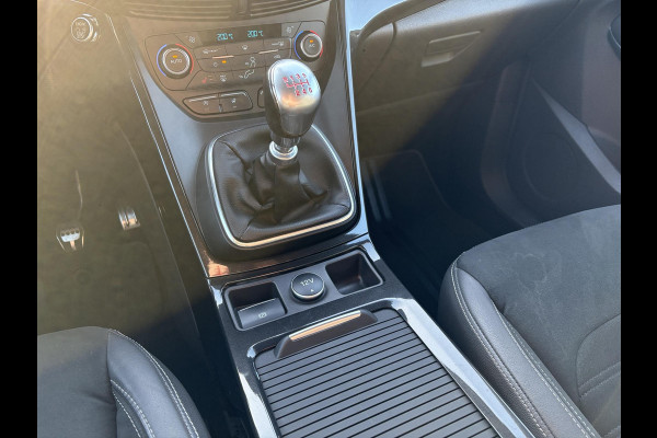 Ford Kuga 1.5 EcoBoost ST-Line 150pk | Trekhaak | Winter Pack | Parkeersensoren | 2000kg Trekgewicht! | Dealer Onderhouden |