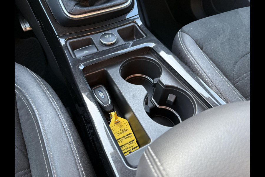 Ford Kuga 1.5 EcoBoost ST-Line 150pk | Trekhaak | Winter Pack | Parkeersensoren | 2000kg Trekgewicht! | Dealer Onderhouden |