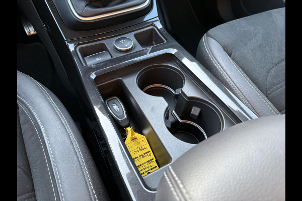 Ford Kuga 1.5 EcoBoost ST-Line 150pk | Trekhaak | Winter Pack | Parkeersensoren | 2000kg Trekgewicht! | Dealer Onderhouden |