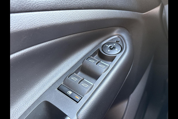 Ford Kuga 1.5 EcoBoost ST-Line 150pk | Trekhaak | Winter Pack | Parkeersensoren | 2000kg Trekgewicht! | Dealer Onderhouden |