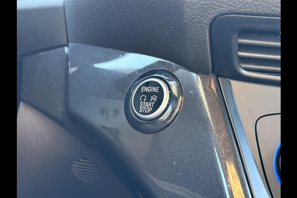 Ford Kuga 1.5 EcoBoost ST-Line 150pk | Trekhaak | Winter Pack | Parkeersensoren | 2000kg Trekgewicht! | Dealer Onderhouden |