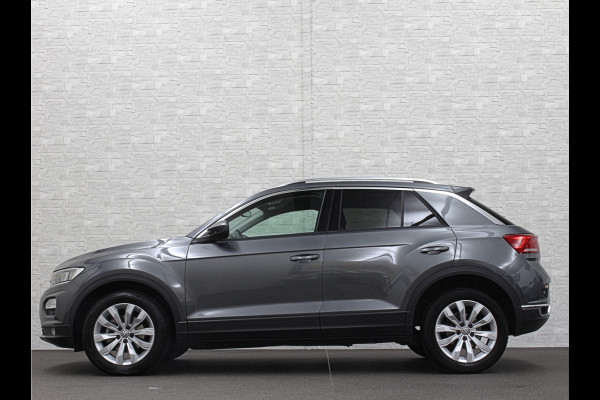 Volkswagen T-Roc 1.5 TSI 150pk DSG | ACC | Origineel NL | BOVAG Garantie | Trekhaak 1500kg | Camera | Lane Assist | Groot Navi | Carplay | Climat Getint Glas | 17'' | Adaptieve Cruise Control | Parkeercamera | Caravantrekker!