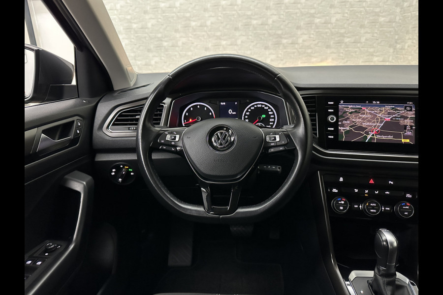 Volkswagen T-Roc 1.5 TSI 150pk DSG | ACC | Origineel NL | BOVAG Garantie | Trekhaak 1500kg | Camera | Lane Assist | Groot Navi | Carplay | Climat Getint Glas | 17'' | Adaptieve Cruise Control | Parkeercamera | Caravantrekker!