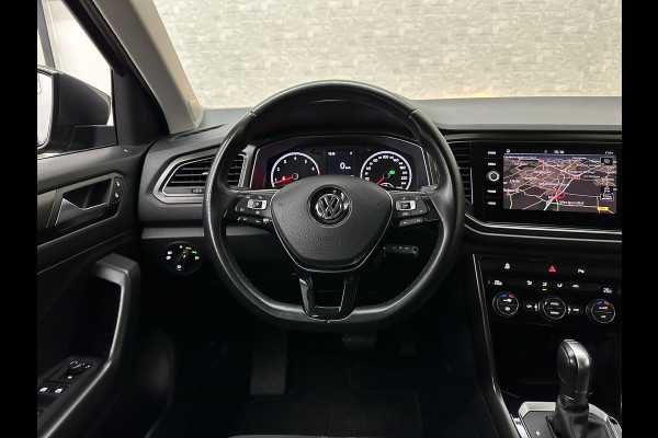 Volkswagen T-Roc 1.5 TSI 150pk DSG | ACC | Origineel NL | BOVAG Garantie | Trekhaak 1500kg | Camera | Lane Assist | Groot Navi | Carplay | Climat Getint Glas | 17'' | Adaptieve Cruise Control | Parkeercamera | Caravantrekker!