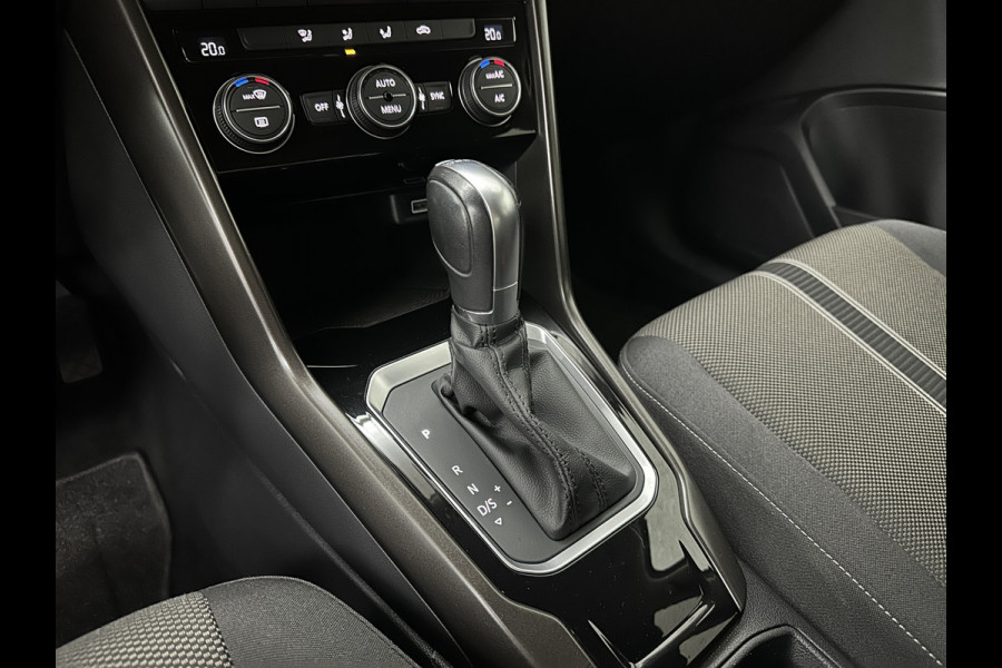 Volkswagen T-Roc 1.5 TSI 150pk DSG | ACC | Origineel NL | BOVAG Garantie | Trekhaak 1500kg | Camera | Lane Assist | Groot Navi | Carplay | Climat Getint Glas | 17'' | Adaptieve Cruise Control | Parkeercamera | Caravantrekker!