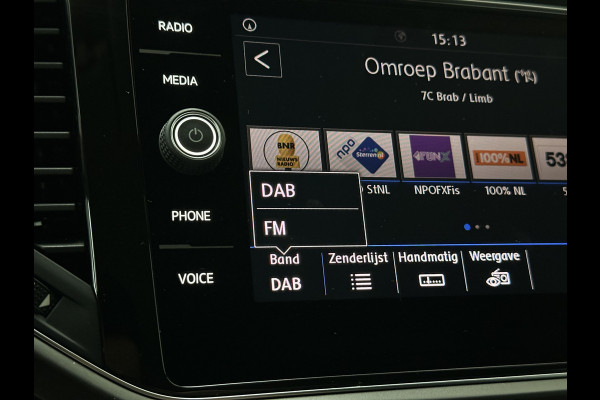 Volkswagen T-Roc 1.5 TSI 150pk DSG | ACC | Origineel NL | BOVAG Garantie | Trekhaak 1500kg | Camera | Lane Assist | Groot Navi | Carplay | Climat Getint Glas | 17'' | Adaptieve Cruise Control | Parkeercamera | Caravantrekker!