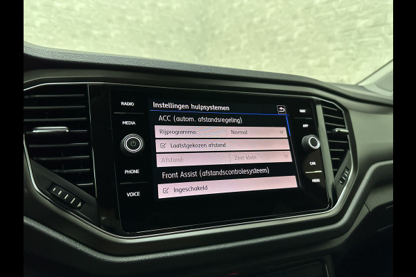 Volkswagen T-Roc 1.5 TSI 150pk DSG | ACC | Origineel NL | BOVAG Garantie | Trekhaak 1500kg | Camera | Lane Assist | Groot Navi | Carplay | Climat Getint Glas | 17'' | Adaptieve Cruise Control | Parkeercamera | Caravantrekker!