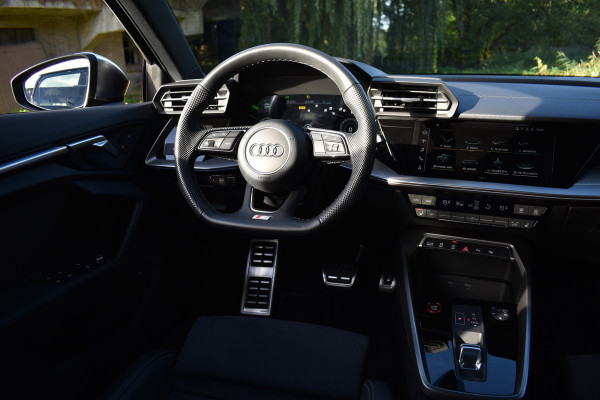 Audi S3 Sportback 2.0 TFSI S3 QUATTRO 310PK S-TRON S3-SPORT CAMERA/LEDER/CARPLAY Audi S3 Sportback 2.0 TFSI S3 QUATTRO 310PK S-TRON S3-SPORT CAMERA/LEDER/CARPLAY