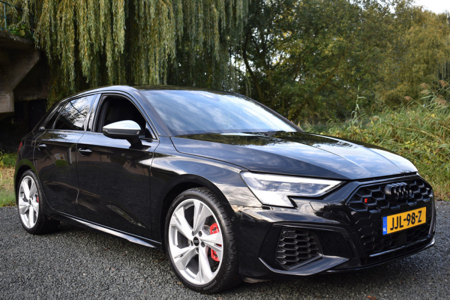 Audi S3 Sportback 2.0 TFSI S3 QUATTRO 310PK S-TRON S3-SPORT CAMERA/LEDER/CARPLAY Audi S3 Sportback 2.0 TFSI S3 QUATTRO 310PK S-TRON S3-SPORT CAMERA/LEDER/CARPLAY