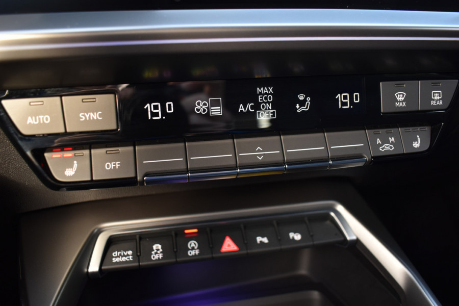 Audi S3 Sportback 2.0 TFSI S3 QUATTRO 310PK S-TRON S3-SPORT CAMERA/LEDER/CARPLAY Audi S3 Sportback 2.0 TFSI S3 QUATTRO 310PK S-TRON S3-SPORT CAMERA/LEDER/CARPLAY