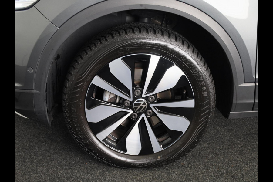 Volkswagen T-Roc 1.0 TSI Life Edition GOAL 115 PK | Private lease vanaf € 519,- pm | Navigatie | automatische Airco | Parkeer assistent |