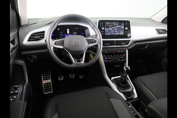 Volkswagen T-Roc 1.0 TSI Life Edition GOAL 115 PK | Private lease vanaf € 519,- pm | Navigatie | automatische Airco | Parkeer assistent |