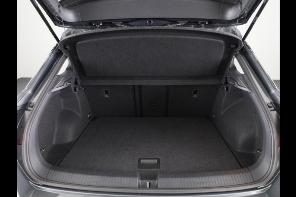 Volkswagen T-Roc 1.0 TSI Life Edition GOAL 115 PK | Private lease vanaf € 519,- pm | Navigatie | automatische Airco | Parkeer assistent |