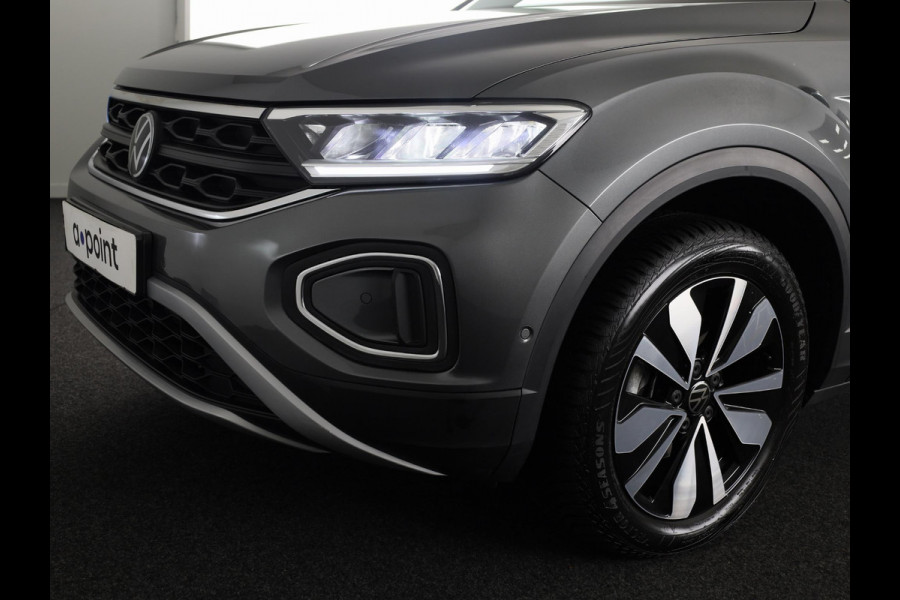 Volkswagen T-Roc 1.0 TSI Life Edition GOAL 115 PK | Private lease vanaf € 519,- pm | Navigatie | automatische Airco | Parkeer assistent |