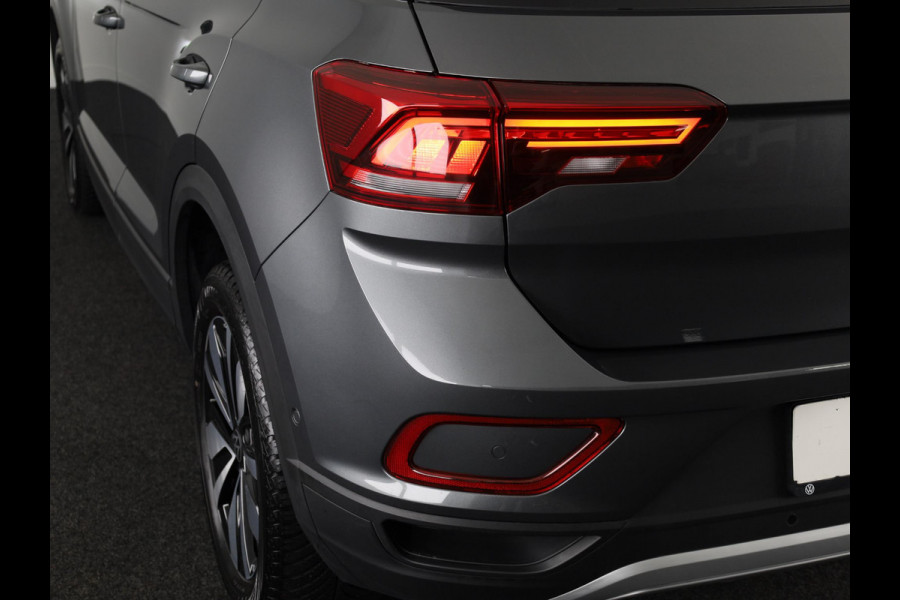 Volkswagen T-Roc 1.0 TSI Life Edition GOAL 115 PK | Private lease vanaf € 519,- pm | Navigatie | automatische Airco | Parkeer assistent |