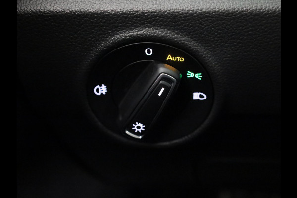 Volkswagen T-Roc 1.0 TSI Life Edition GOAL 115 PK | Private lease vanaf € 519,- pm | Navigatie | automatische Airco | Parkeer assistent |