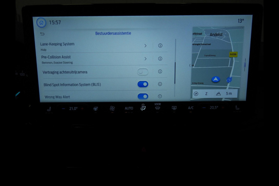 Ford FOCUS Wagon 1.0 EcoBoost Hybrid ST Line NAVI/CAMERA/CLIMA/WINTERPACK/17"LMV! Ford FOCUS Wagon 1.0 EcoBoost Hybrid ST Line NAVI/CAMERA/CLIMA/WINTERPACK/17"LMV!