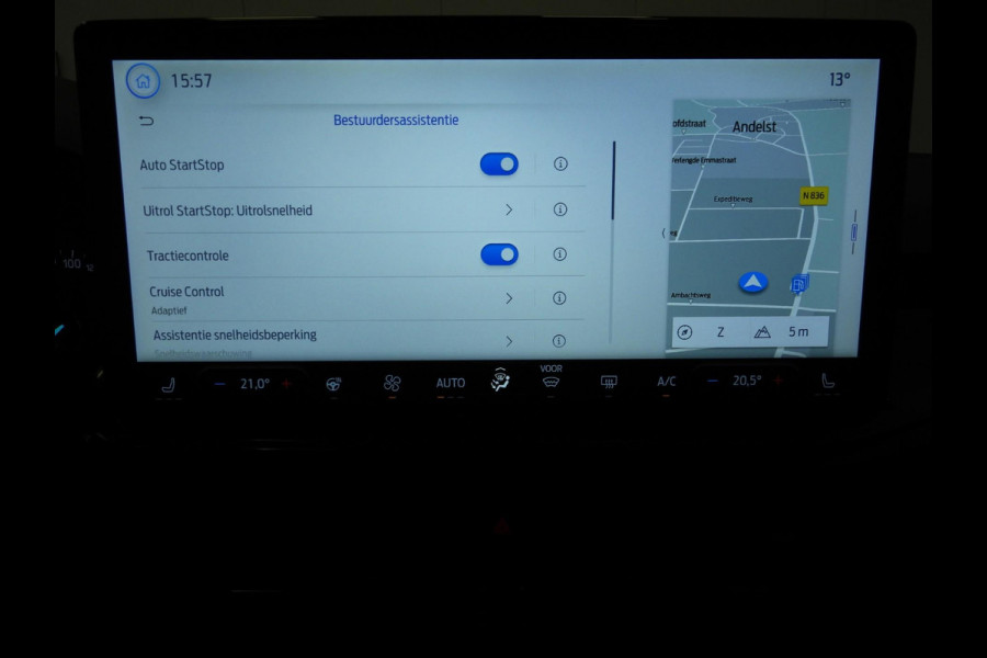 Ford FOCUS Wagon 1.0 EcoBoost Hybrid ST Line NAVI/CAMERA/CLIMA/WINTERPACK/17"LMV! Ford FOCUS Wagon 1.0 EcoBoost Hybrid ST Line NAVI/CAMERA/CLIMA/WINTERPACK/17"LMV!