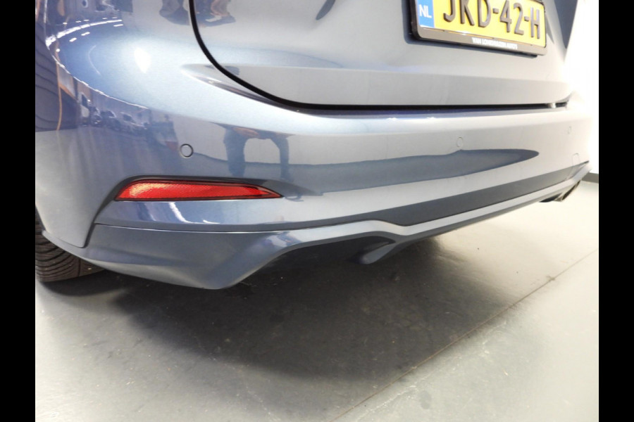 Ford FOCUS Wagon 1.0 EcoBoost Hybrid ST Line NAVI/CAMERA/CLIMA/WINTERPACK/17"LMV! Ford FOCUS Wagon 1.0 EcoBoost Hybrid ST Line NAVI/CAMERA/CLIMA/WINTERPACK/17"LMV!