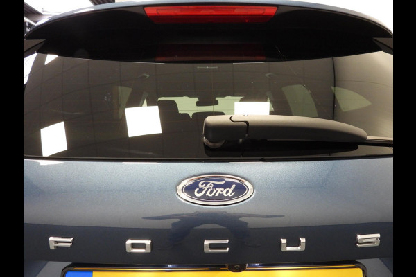 Ford FOCUS Wagon 1.0 EcoBoost Hybrid ST Line NAVI/CAMERA/CLIMA/WINTERPACK/17"LMV! Ford FOCUS Wagon 1.0 EcoBoost Hybrid ST Line NAVI/CAMERA/CLIMA/WINTERPACK/17"LMV!