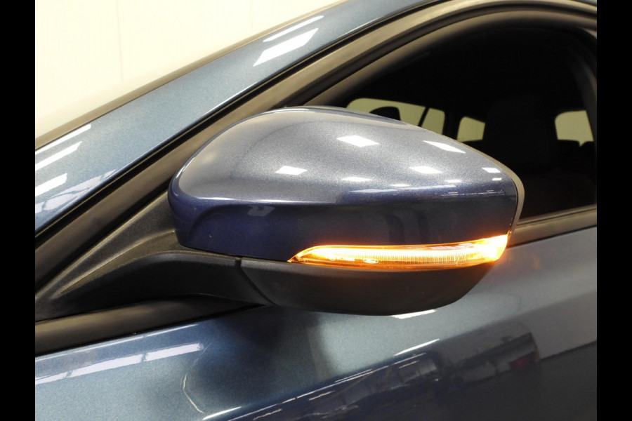 Ford FOCUS Wagon 1.0 EcoBoost Hybrid ST Line NAVI/CAMERA/CLIMA/WINTERPACK/17"LMV! Ford FOCUS Wagon 1.0 EcoBoost Hybrid ST Line NAVI/CAMERA/CLIMA/WINTERPACK/17"LMV!