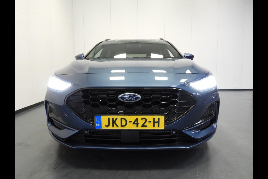 Ford FOCUS Wagon 1.0 EcoBoost Hybrid ST Line NAVI/CAMERA/CLIMA/WINTERPACK/17"LMV! Ford FOCUS Wagon 1.0 EcoBoost Hybrid ST Line NAVI/CAMERA/CLIMA/WINTERPACK/17"LMV!