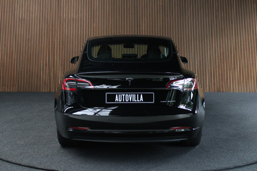 Tesla Model 3 RWD Autopilot ACC Stuurverwarm. PDC Leer Navi Panoramadak 360° Elektr. achterklep Stoelverwarming voor & achter Climate voor & achter LM velgen BTW auto! Nieuw!
