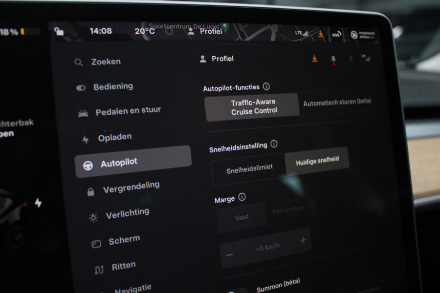 Tesla Model 3 RWD Autopilot ACC Stuurverwarm. PDC Leer Navi Panoramadak 360° Elektr. achterklep Stoelverwarming voor & achter Climate voor & achter LM velgen BTW auto! Nieuw!