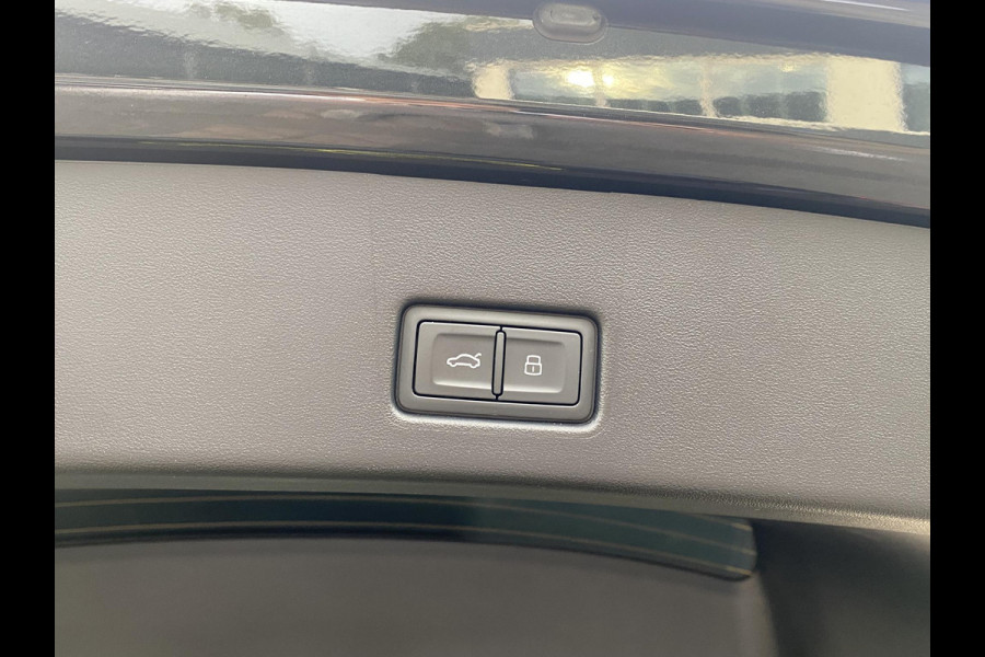Audi Q4 Sportback e-tron 50 quattro 77 kWh S LINE in- exterieur | HEAD UP DISPLAY | ELECTR. STOELEN+GEHEUGEN | PANORAMADAK RIJKLAARPRIJS INCL. 12MND BOVAG | DEALER ONDERHOUDEN Audi Q4 Sportback e-tron 50 quattro 77 kWh S LINE in- exterieur | HEAD UP DISPLAY | ELECTR. STOELEN+GEHEUGEN | PANORAMADAK RIJKLAARPRIJS INCL. 12MND BOVAG | DEALER ONDERHOUDEN