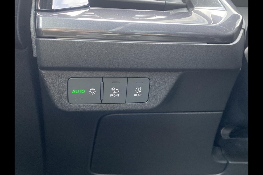 Audi Q4 Sportback e-tron 50 quattro 77 kWh S LINE in- exterieur | HEAD UP DISPLAY | ELECTR. STOELEN+GEHEUGEN | PANORAMADAK RIJKLAARPRIJS INCL. 12MND BOVAG | DEALER ONDERHOUDEN Audi Q4 Sportback e-tron 50 quattro 77 kWh S LINE in- exterieur | HEAD UP DISPLAY | ELECTR. STOELEN+GEHEUGEN | PANORAMADAK RIJKLAARPRIJS INCL. 12MND BOVAG | DEALER ONDERHOUDEN