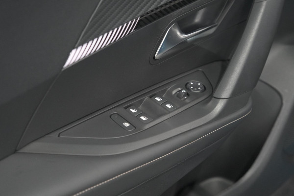 Peugeot 2008 Hybrid 136 e-DCS6 Allure | 360 Camera | Adaptieve Cruise Control | Dodehoekdetectie