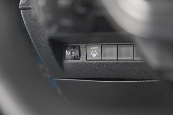 Peugeot 2008 Hybrid 136 e-DCS6 Allure | 360 Camera | Adaptieve Cruise Control | Dodehoekdetectie