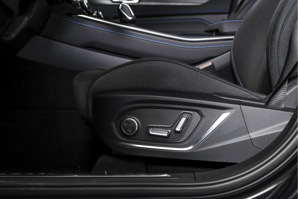 Lynk & Co 01 1.5 PHEV 261PK MY24 | Donkere hemel | 7.4 kWh Boordlader | Stoel-+Stuurverw. |  360 Camera S/K-panodak | Adapt. Cruise | Memory |  | Elek. klep | LM 20" | 1426