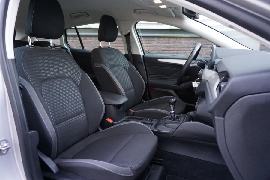 Ford FOCUS Wagon 1.0 EcoBoost 125PK Hybrid Ed.Business/Trekhaak/ Camera/1e Eigenaar.