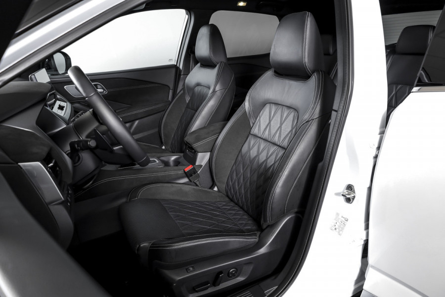 Nissan QASHQAI 1.3 MHEV 158 PK Xtronic Tekna Plus - Automaat (Nw. Model) | Cold Pack | Pano | Leder/Alcant. | Dig. Cockpit | Adapt. Cruise | Stoel-+Stuurverw. | 360 Camera | Bose | NAV + App. Connect | Auto. Airco | LM 19" | Elek. Klep | 1544 Nissan QASHQAI 1.3 MHEV 158 PK Xtronic Tekna Plus - Automaat (Nw. Model) | Cold Pack | Pano | Leder/Alcant. | Dig. Cockpit | Adapt. Cruise | Stoel-+Stuurverw. | 360 Camera | Bose | NAV + App. Connect | Auto. Airco | LM 19" | Elek. Klep | 1544