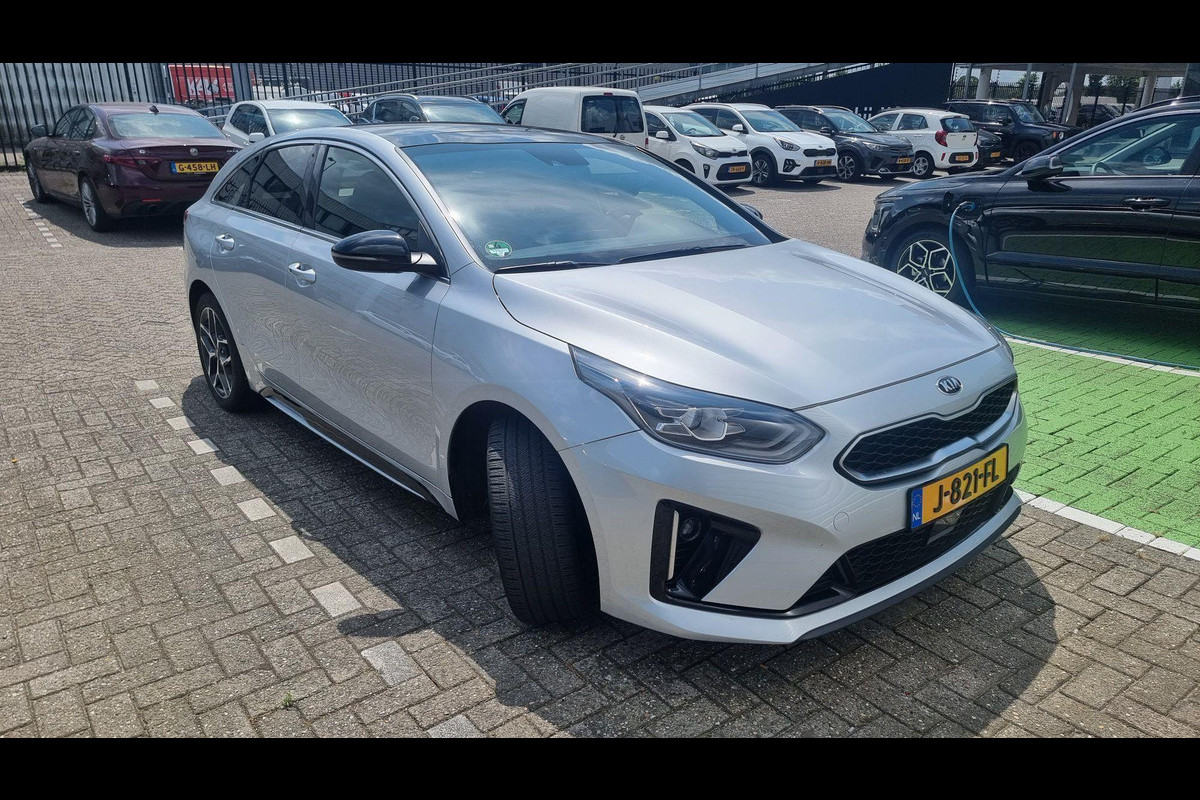 Kia ProCeed 1.4 T-GDI GT-Line EERSTE EIGENAAR - PANO/DAK - AUTOMAAT Kia ProCeed 1.4 T-GDI GT-Line EERSTE EIGENAAR - PANO/DAK - AUTOMAAT