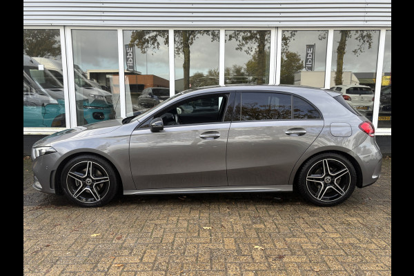 Mercedes-Benz A-Klasse 180 Business Solution AMG | Sfeerverlichting | Automaat | Stoelverwarming | Dodehoek Detector Mercedes-Benz A-Klasse 180 Business Solution AMG | Sfeerverlichting | Automaat | Stoelverwarming | Dodehoek Detector