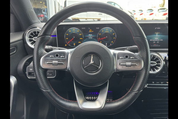 Mercedes-Benz A-Klasse 180 Business Solution AMG | Sfeerverlichting | Automaat | Stoelverwarming | Dodehoek Detector Mercedes-Benz A-Klasse 180 Business Solution AMG | Sfeerverlichting | Automaat | Stoelverwarming | Dodehoek Detector
