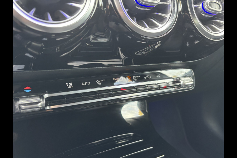 Mercedes-Benz A-Klasse 180 Business Solution AMG | Sfeerverlichting | Automaat | Stoelverwarming | Dodehoek Detector Mercedes-Benz A-Klasse 180 Business Solution AMG | Sfeerverlichting | Automaat | Stoelverwarming | Dodehoek Detector