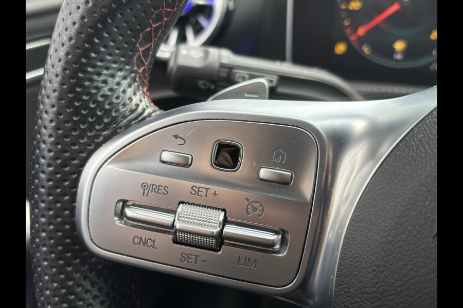 Mercedes-Benz A-Klasse 180 Business Solution AMG | Sfeerverlichting | Automaat | Stoelverwarming | Dodehoek Detector Mercedes-Benz A-Klasse 180 Business Solution AMG | Sfeerverlichting | Automaat | Stoelverwarming | Dodehoek Detector