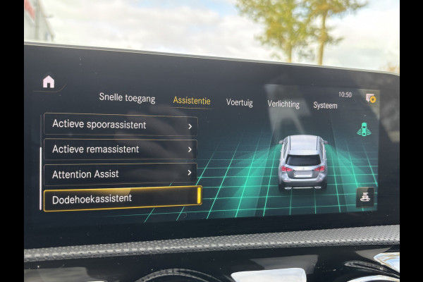 Mercedes-Benz A-Klasse 180 Business Solution AMG | Sfeerverlichting | Automaat | Stoelverwarming | Dodehoek Detector Mercedes-Benz A-Klasse 180 Business Solution AMG | Sfeerverlichting | Automaat | Stoelverwarming | Dodehoek Detector