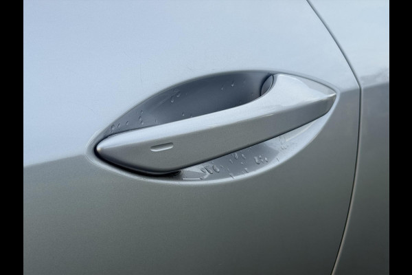 Lexus RC 300h F Sport Line | Schuifdak, Parkeersensoren, Stoelventilatie + verwarming, Leer, Dodehoekherkenning, Navigatie